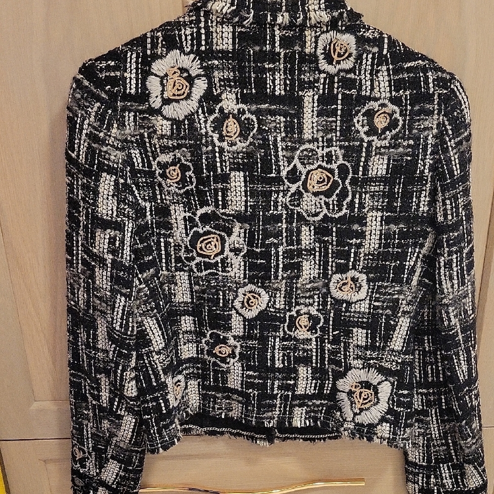 Carlisle Black and Cream Textured Blazer - Picture 6 of 7